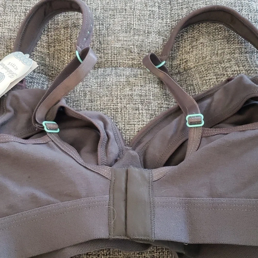 Belabumbum Sporty Mesh Nursing Bra in Gray/Aqua Size M